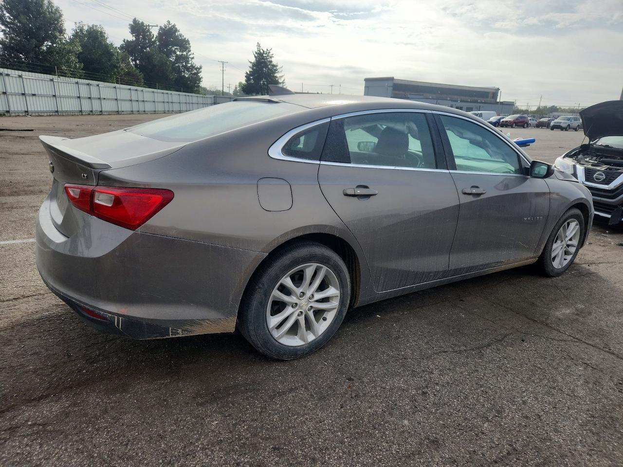 2017 Chevrolet Malibu Lt - Фото 3