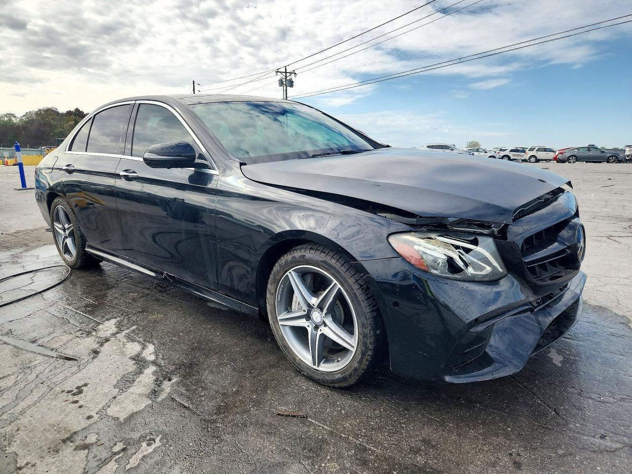 2017 Mercedes-Benz E 300 - Фото 4