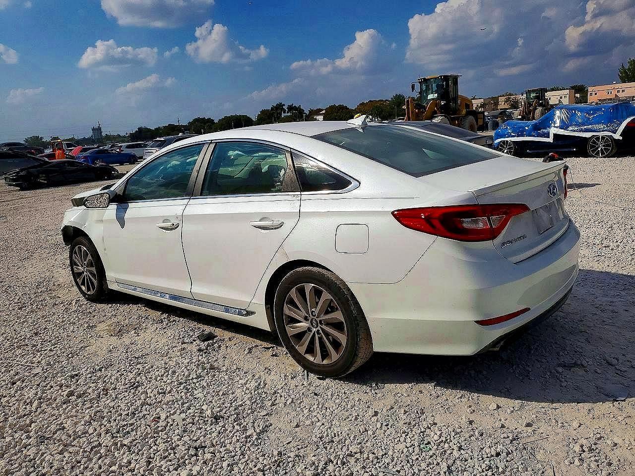 2017 Hyundai Sonata Sport - Image 2