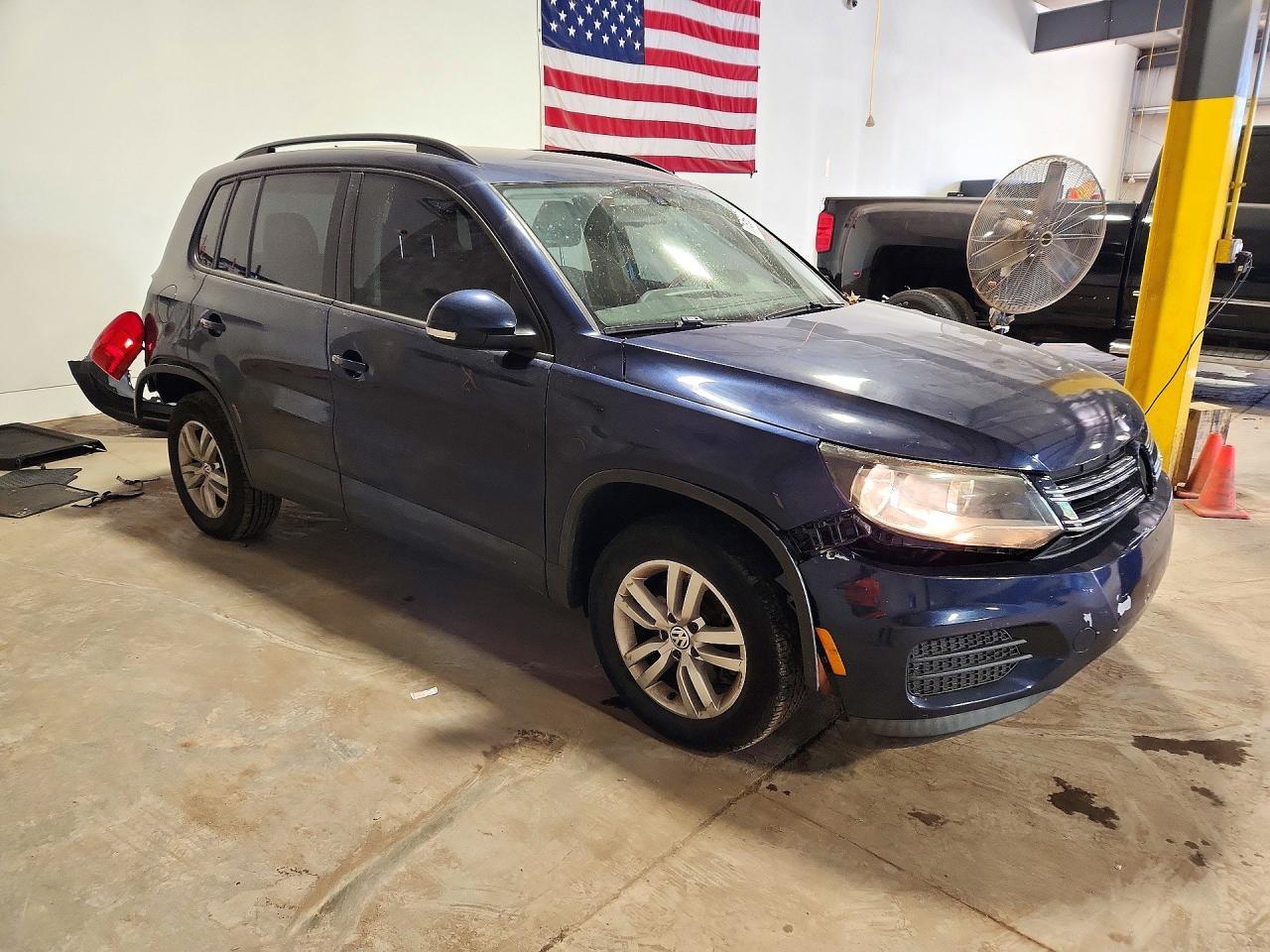 2016 Volkswagen Tiguan S - Image 4