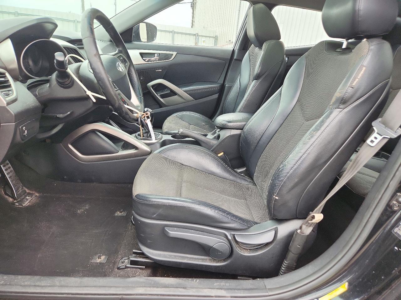 2014 Hyundai Veloster Base - Image 7
