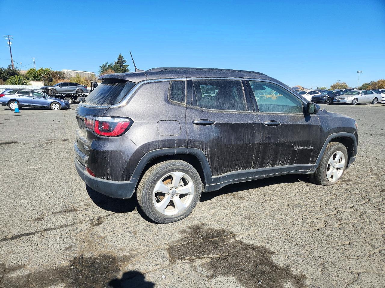 2020 Jeep Compass Latitude - Image 3