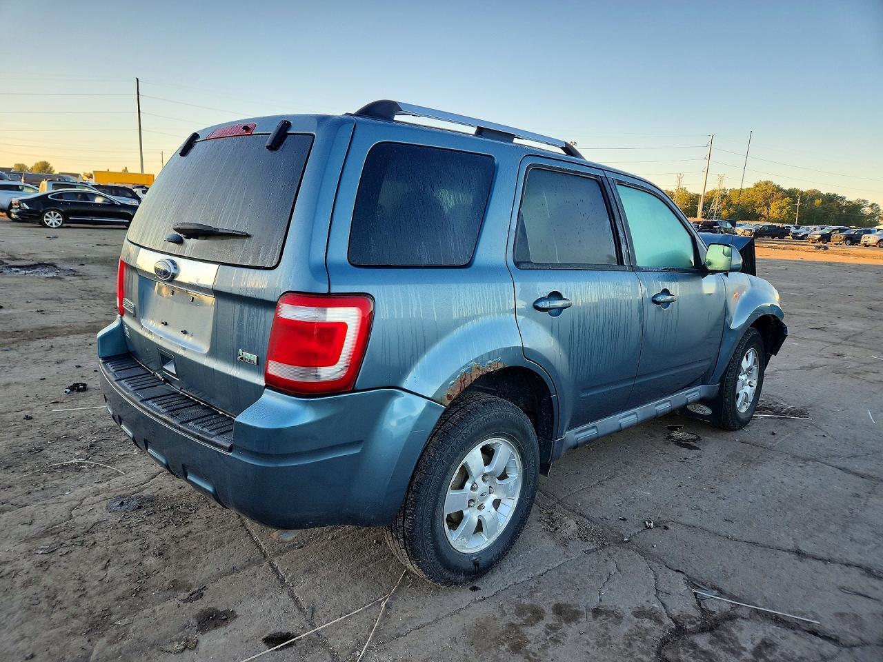 2011 Ford Escape Limited - Image 3