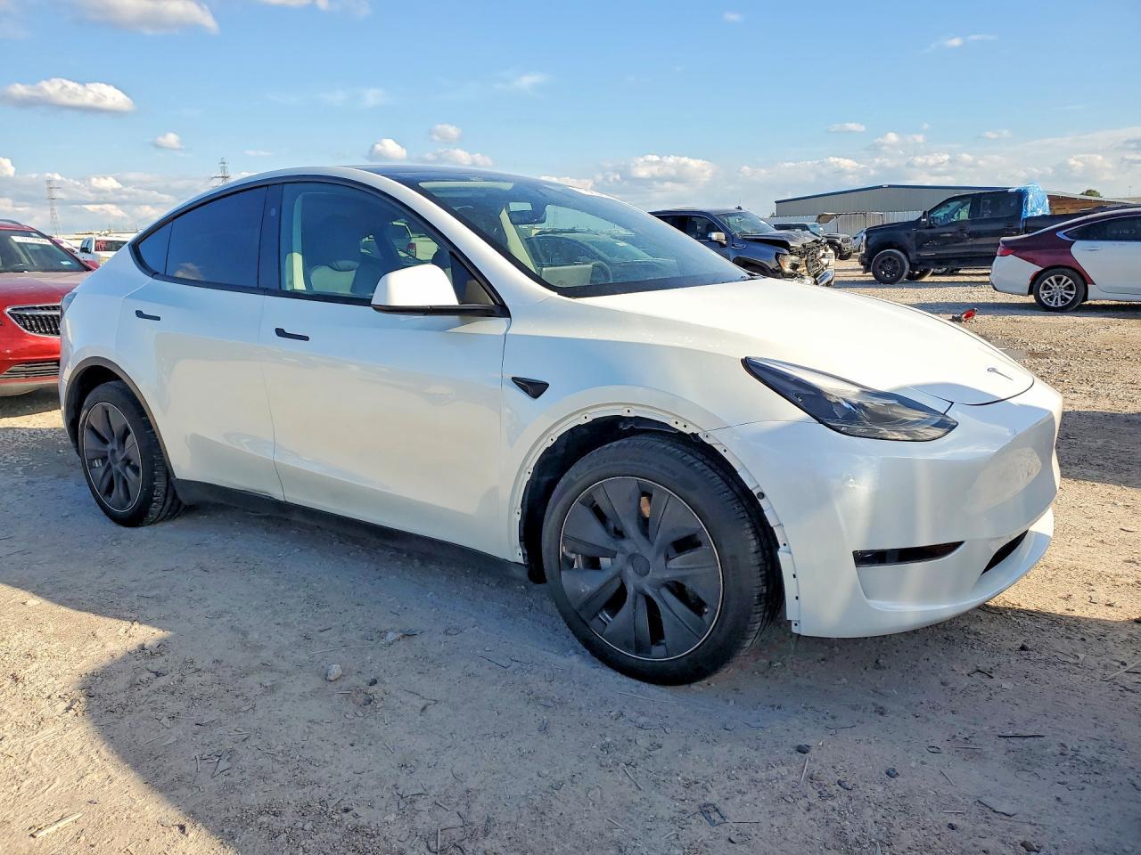 2025 Tesla Model Y - Image 4