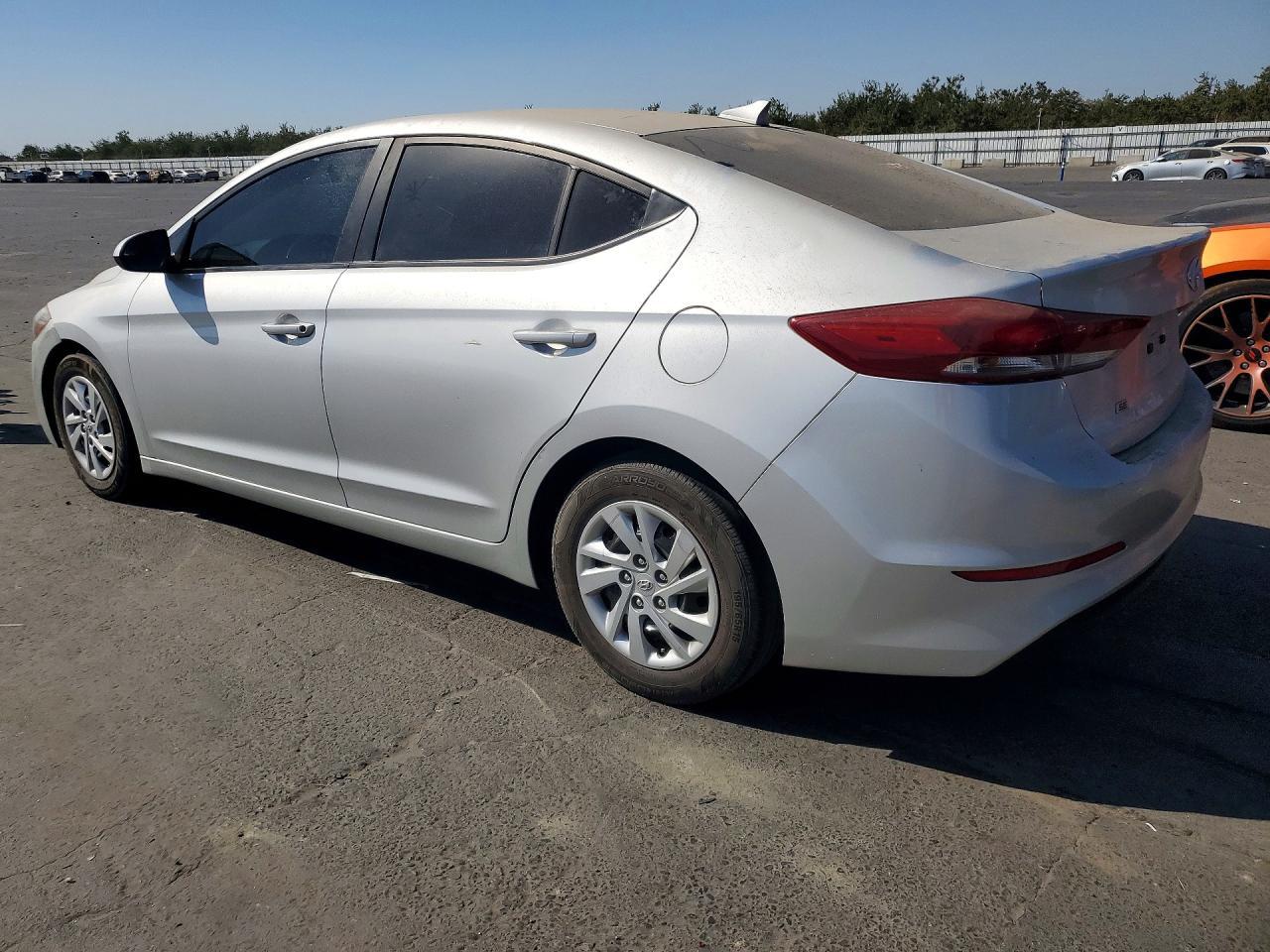 2017 Hyundai Elantra Se - Image 2