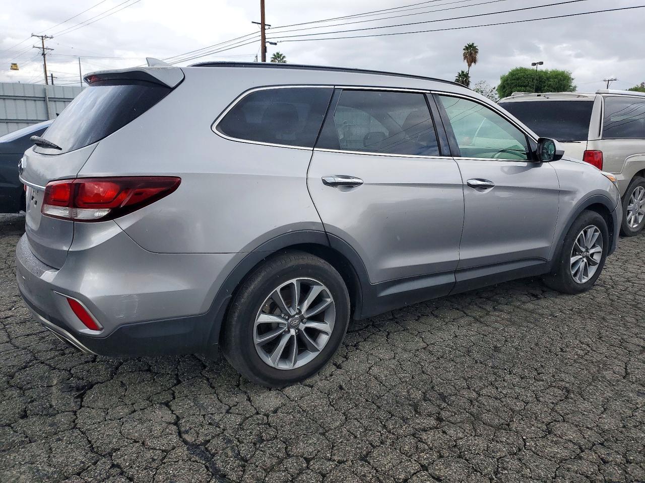 2018 Hyundai Santa Fe Se - Фото 3