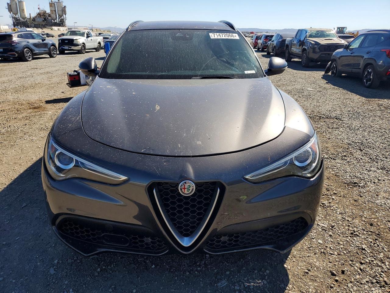 2022 Alfa Romeo Stelvio - Image 5
