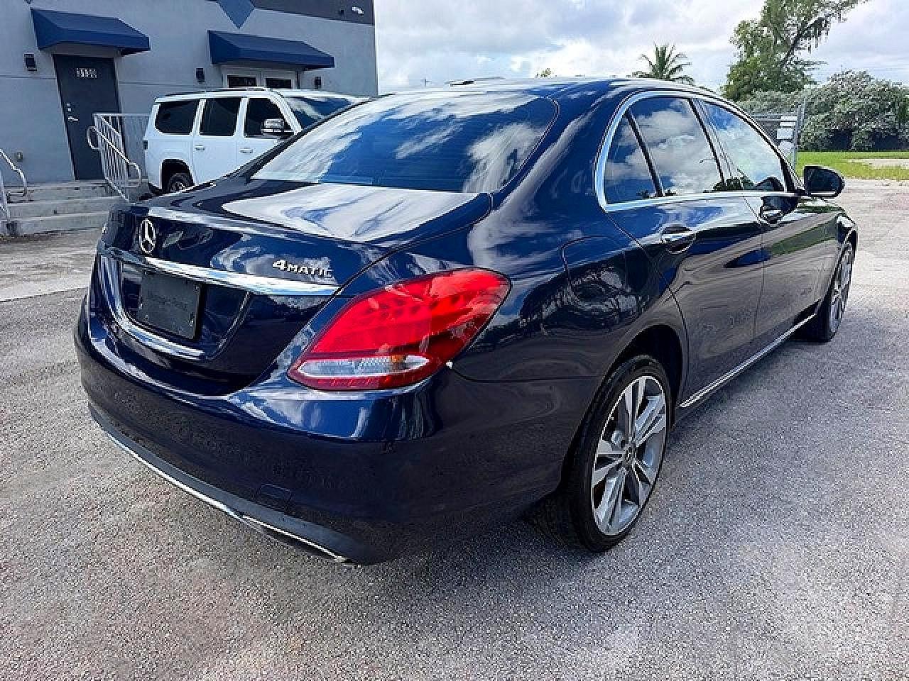 2018 Mercedes-Benz C 300 4Matic - Image 3