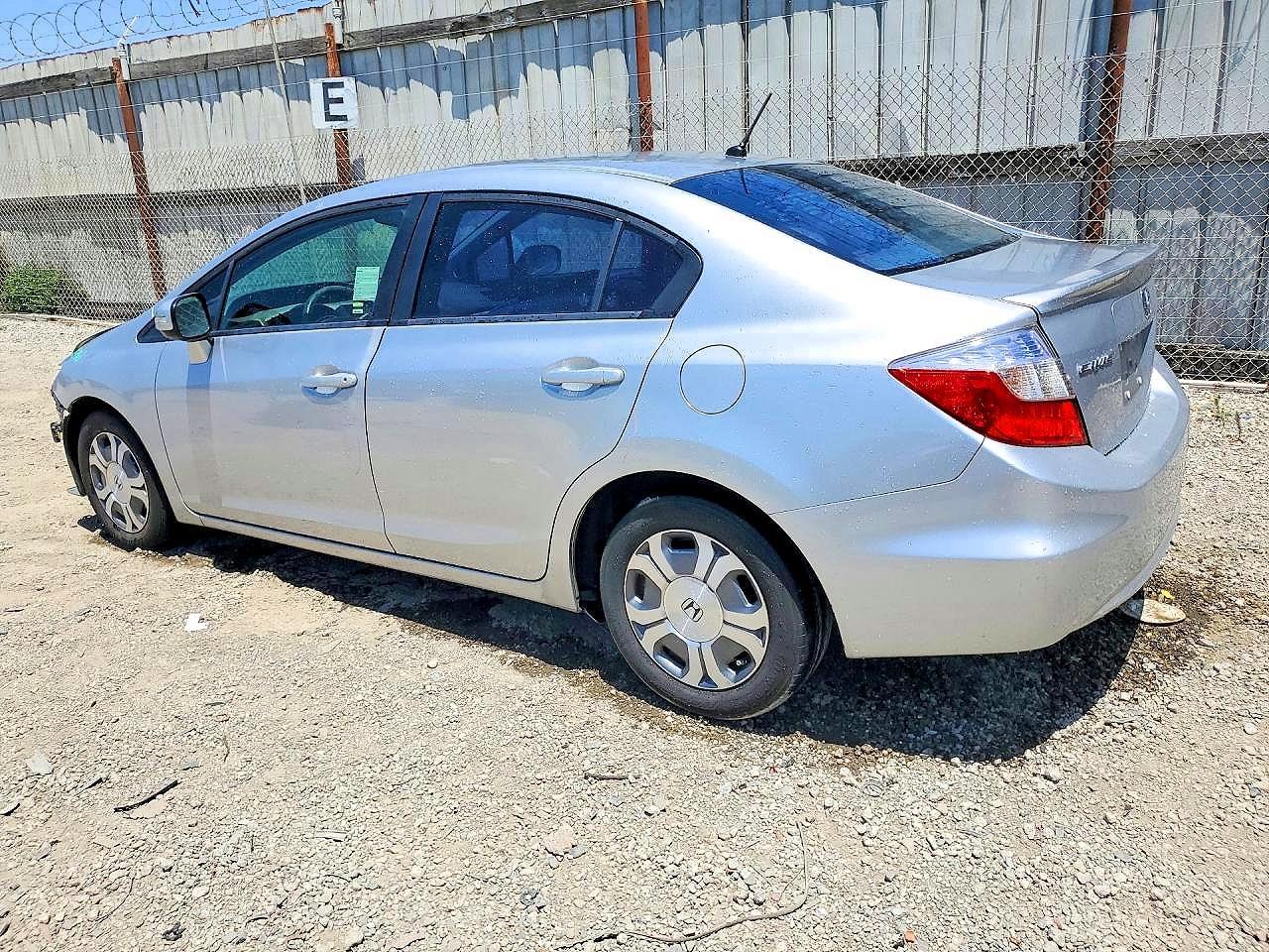 2012 Honda Civic Hybrid - Image 2
