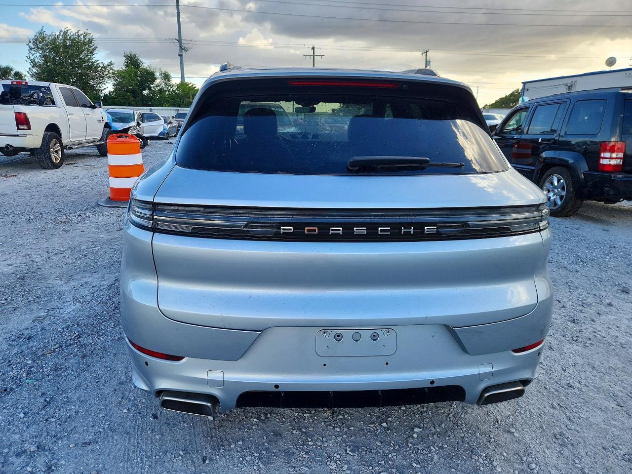 2023 Porsche Cayenne E-Hybrid - Фото 6