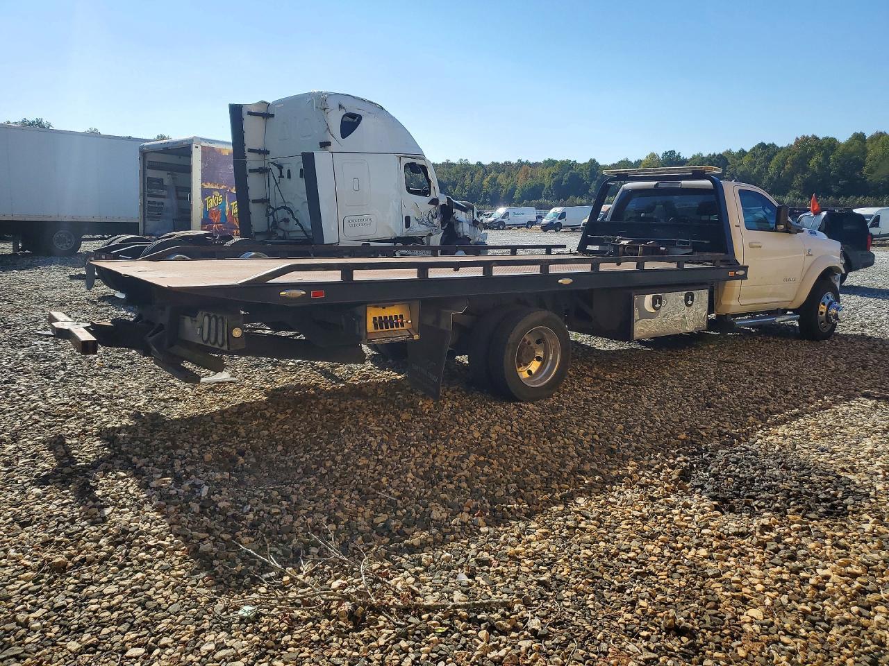 2021 Ram 5500 - Image 3