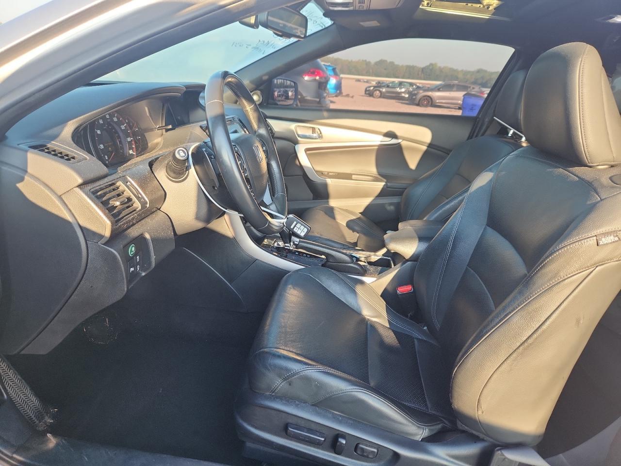 2017 Honda Accord Touring - Image 7