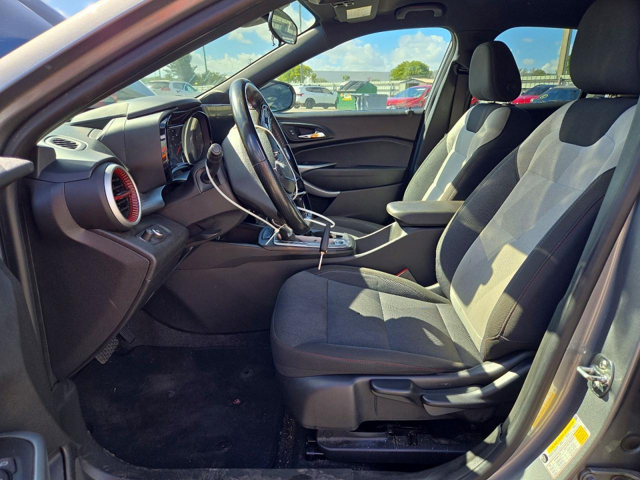 2025 Chevrolet Trax 1Rs - Image 7