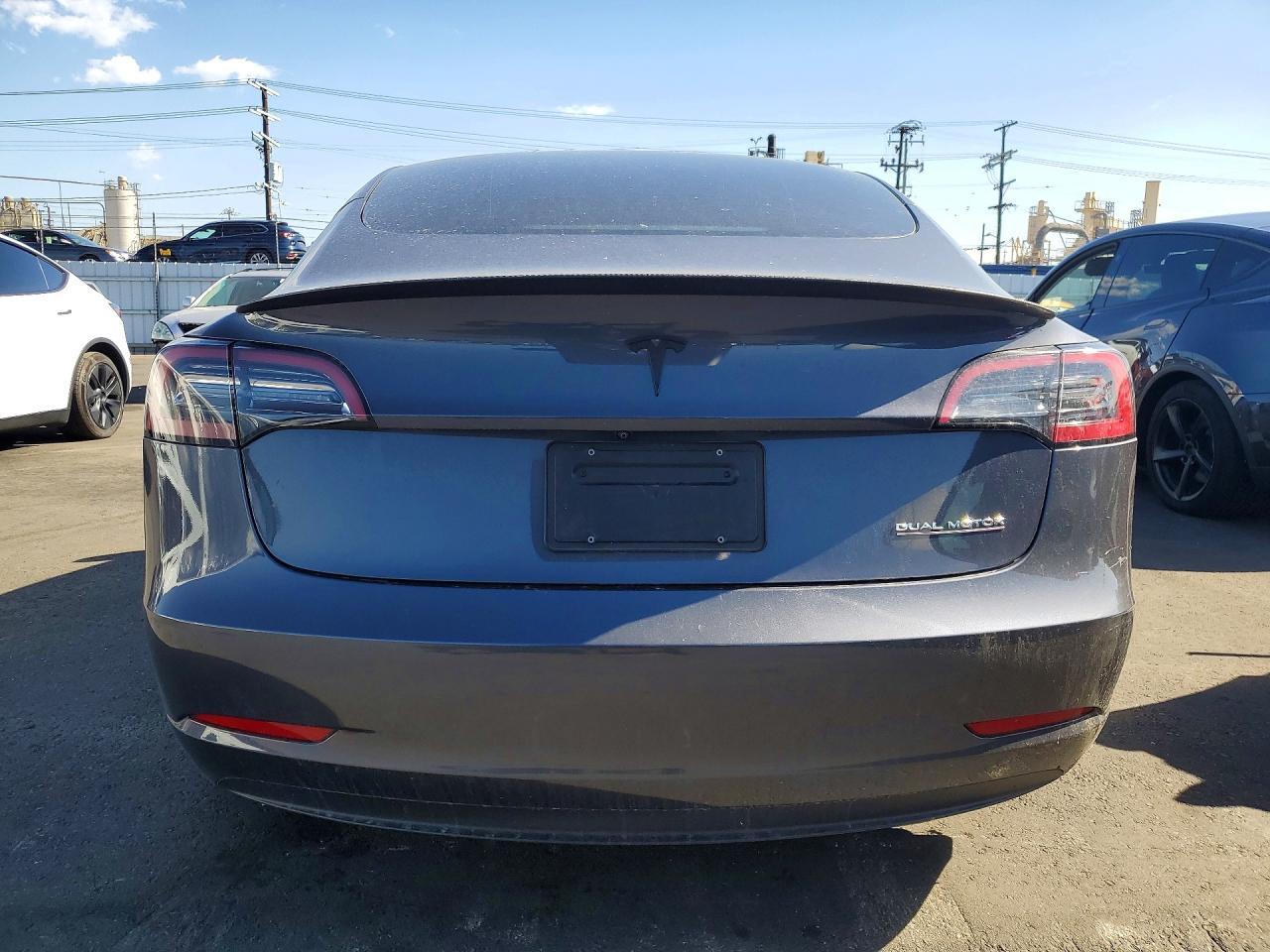 2023 Tesla Model 3 - Фото 6