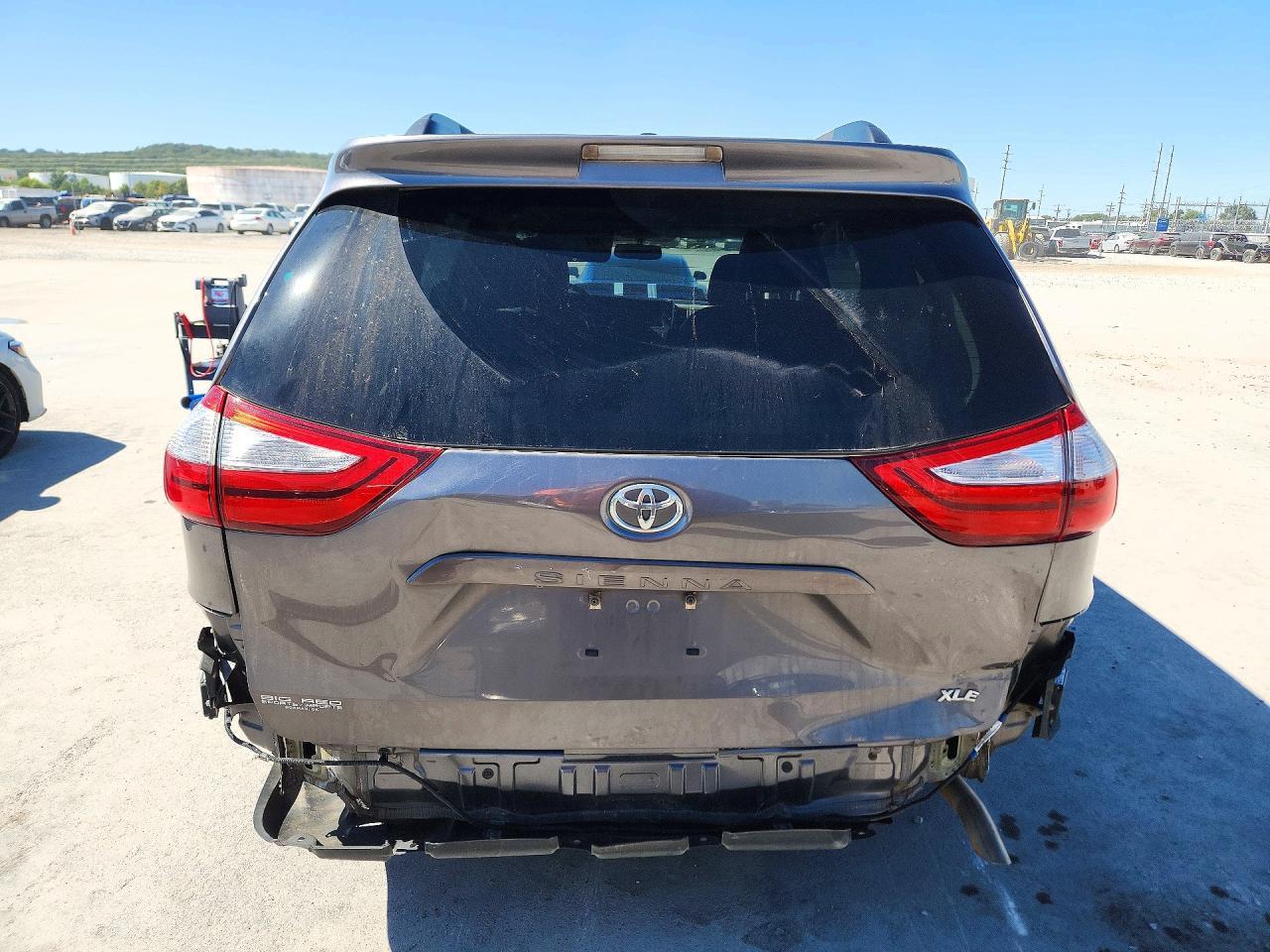 2015 Toyota Sienna Xle 8-Passenger - Фото 6