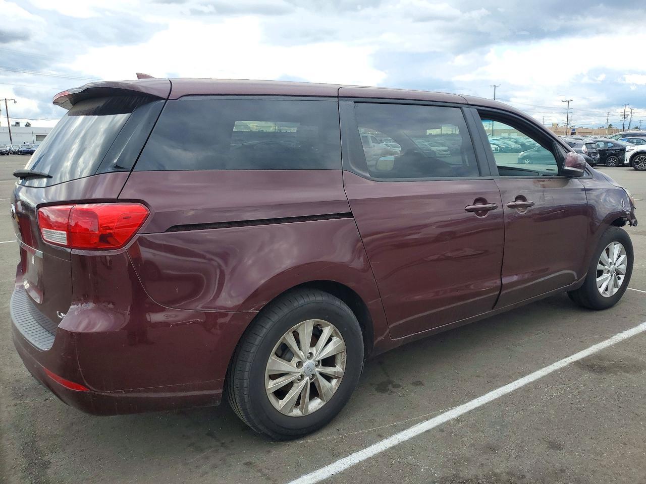 2017 Kia Sedona Lx - Image 3