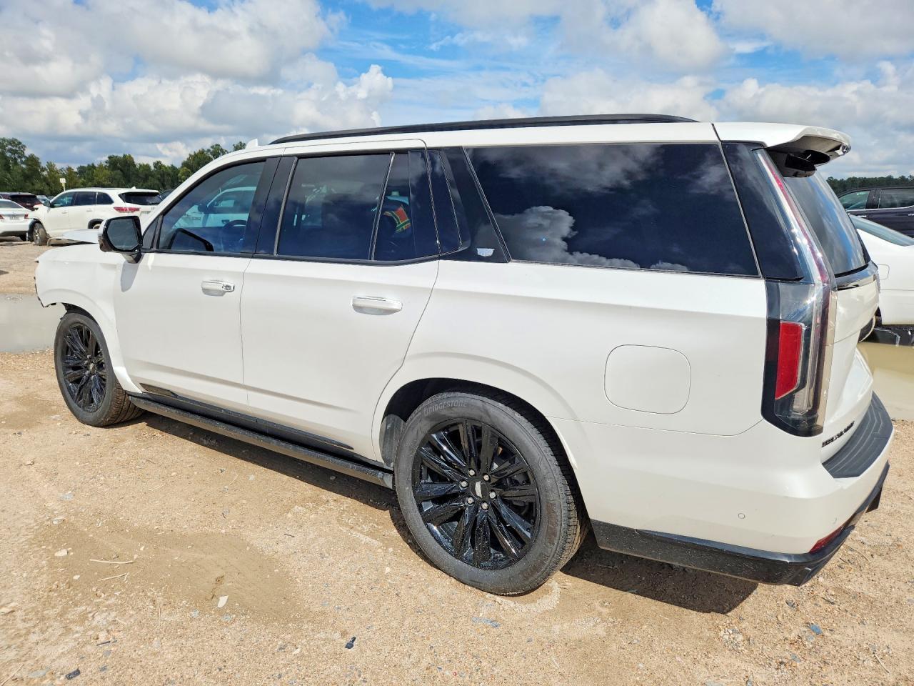 2023 Cadillac Escalade Sport - Image 2