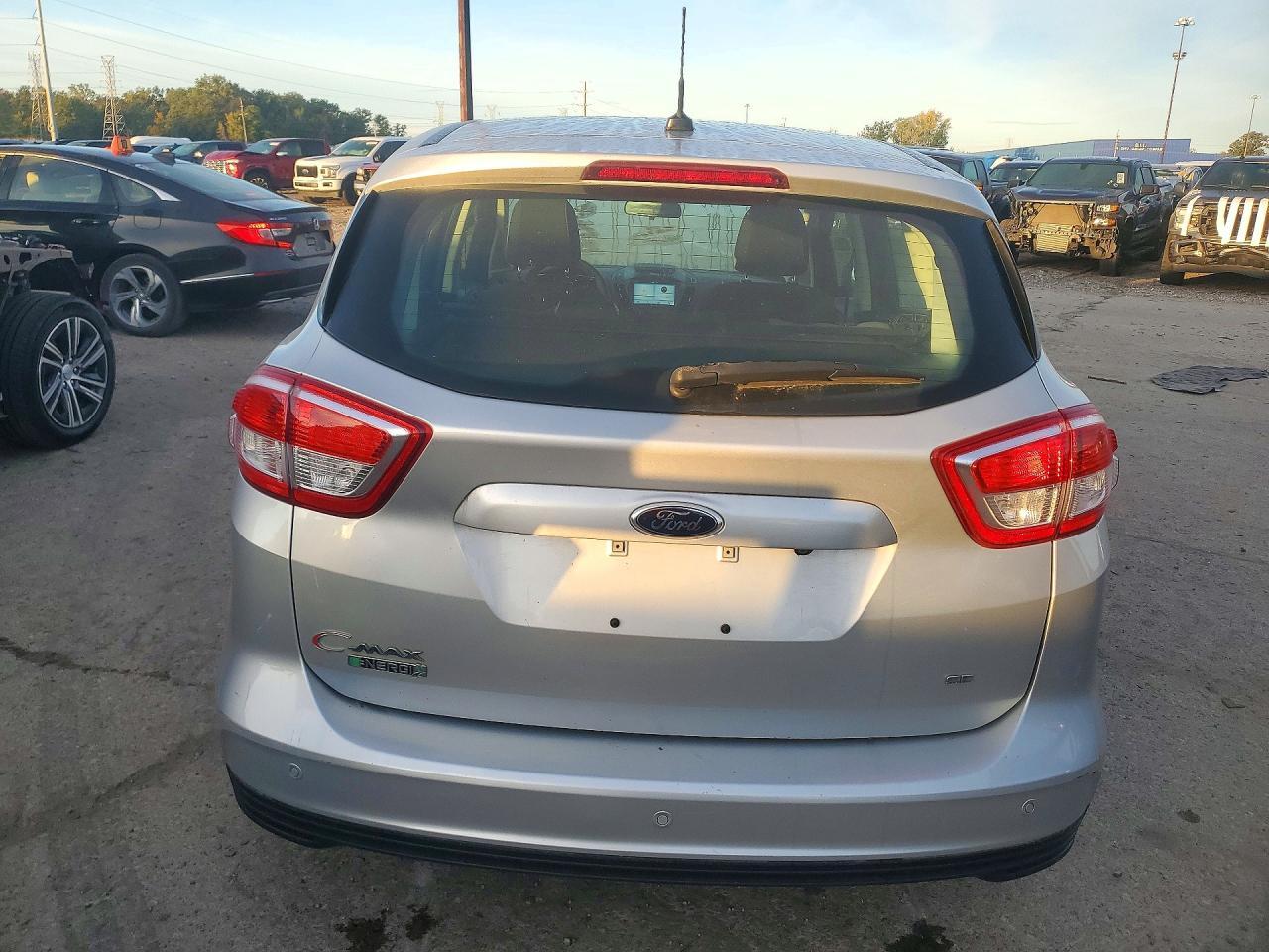 2017 Ford C-Max Se - Фото 6