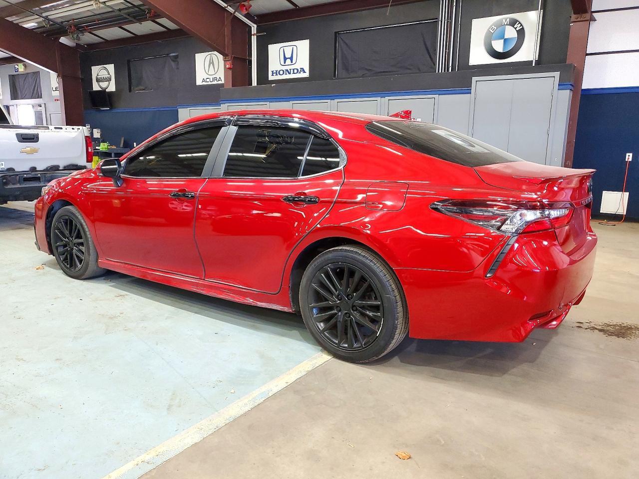 2023 Toyota Camry Se - Фото 2