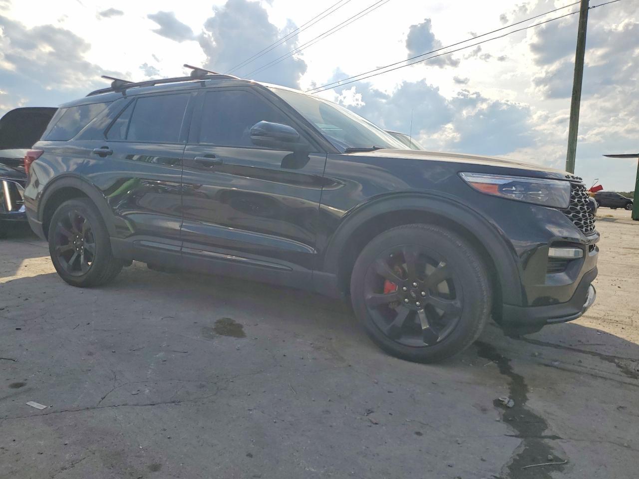 2022 Ford Explorer St - Image 4