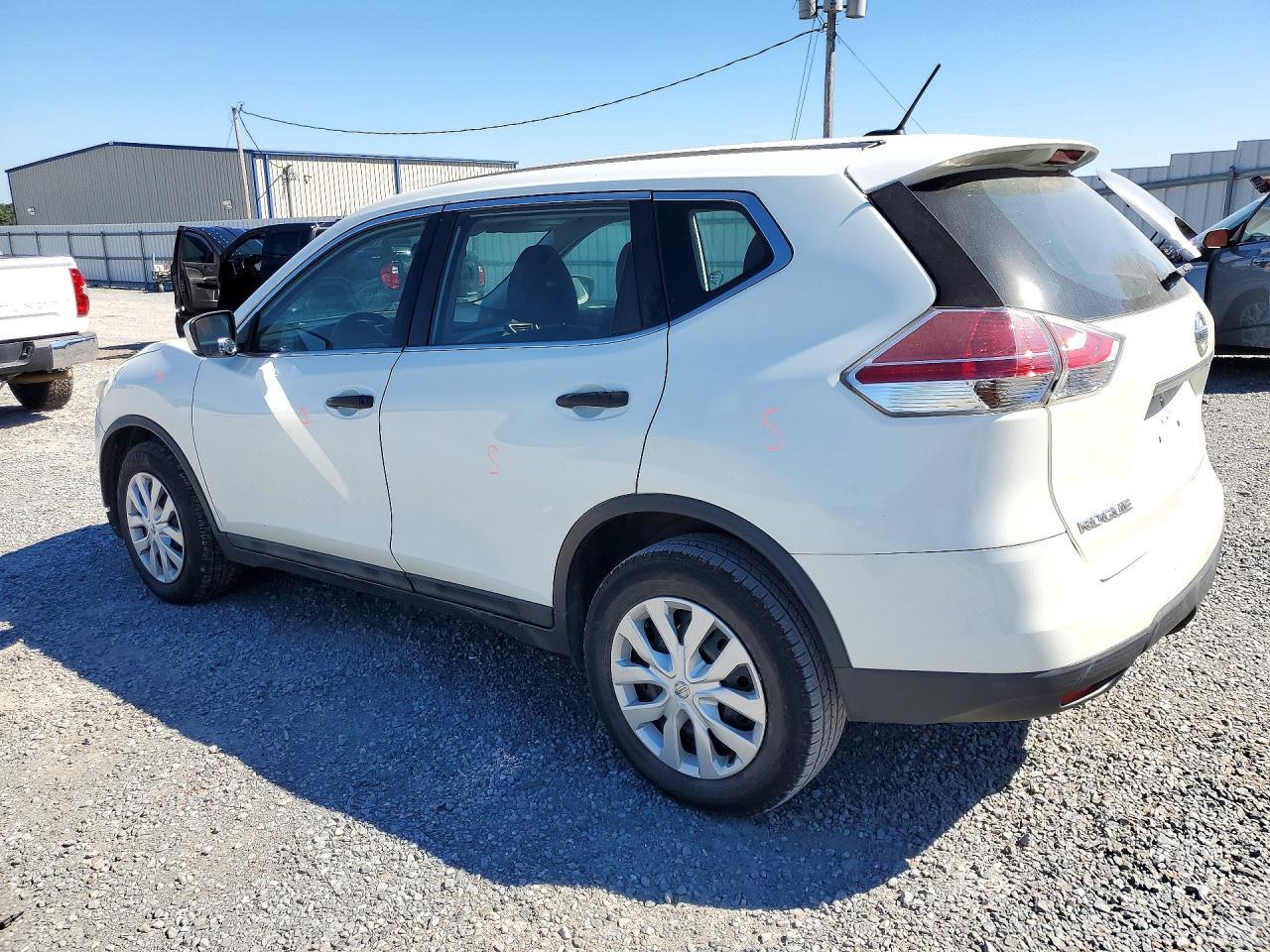 2016 Nissan Rogue S - Image 2