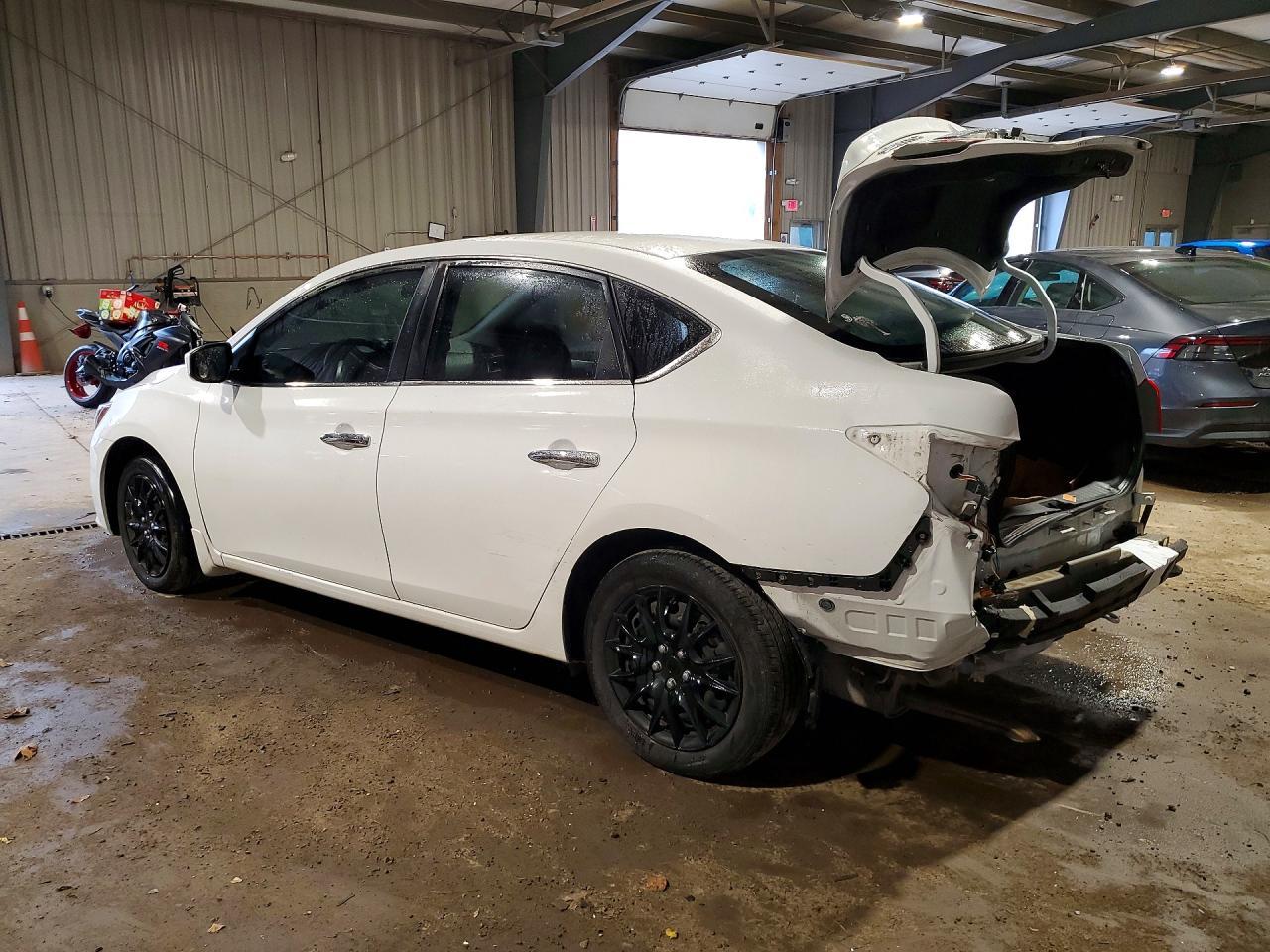 2017 Nissan Sentra - Фото 2