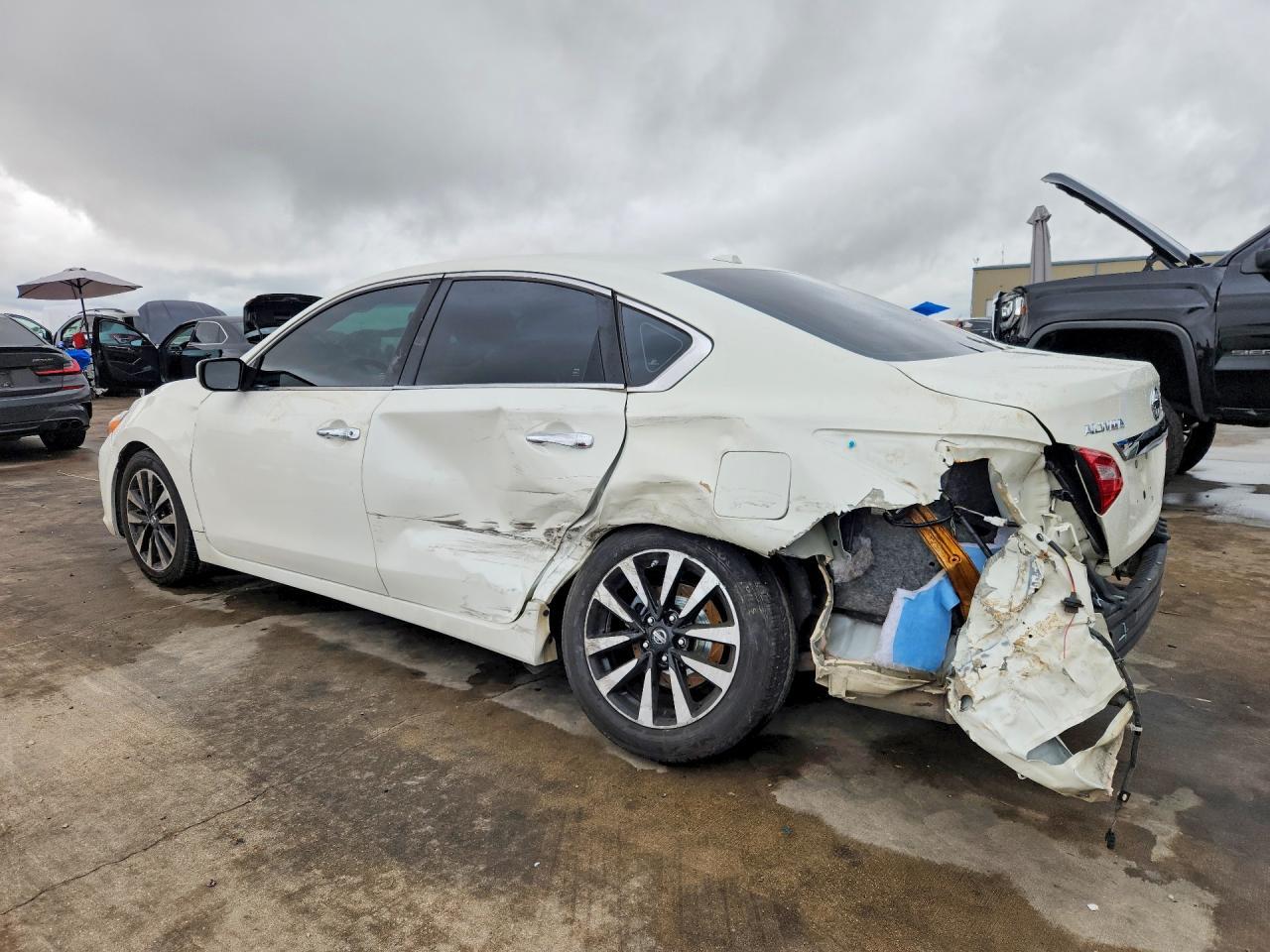 2017 Nissan Altima 2.5 Sv - Image 2