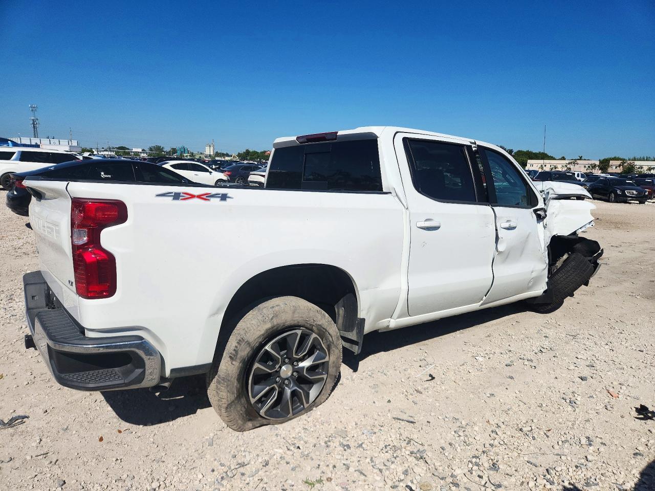 2023 Chevrolet Silverado K1500 Lt - Фото 3