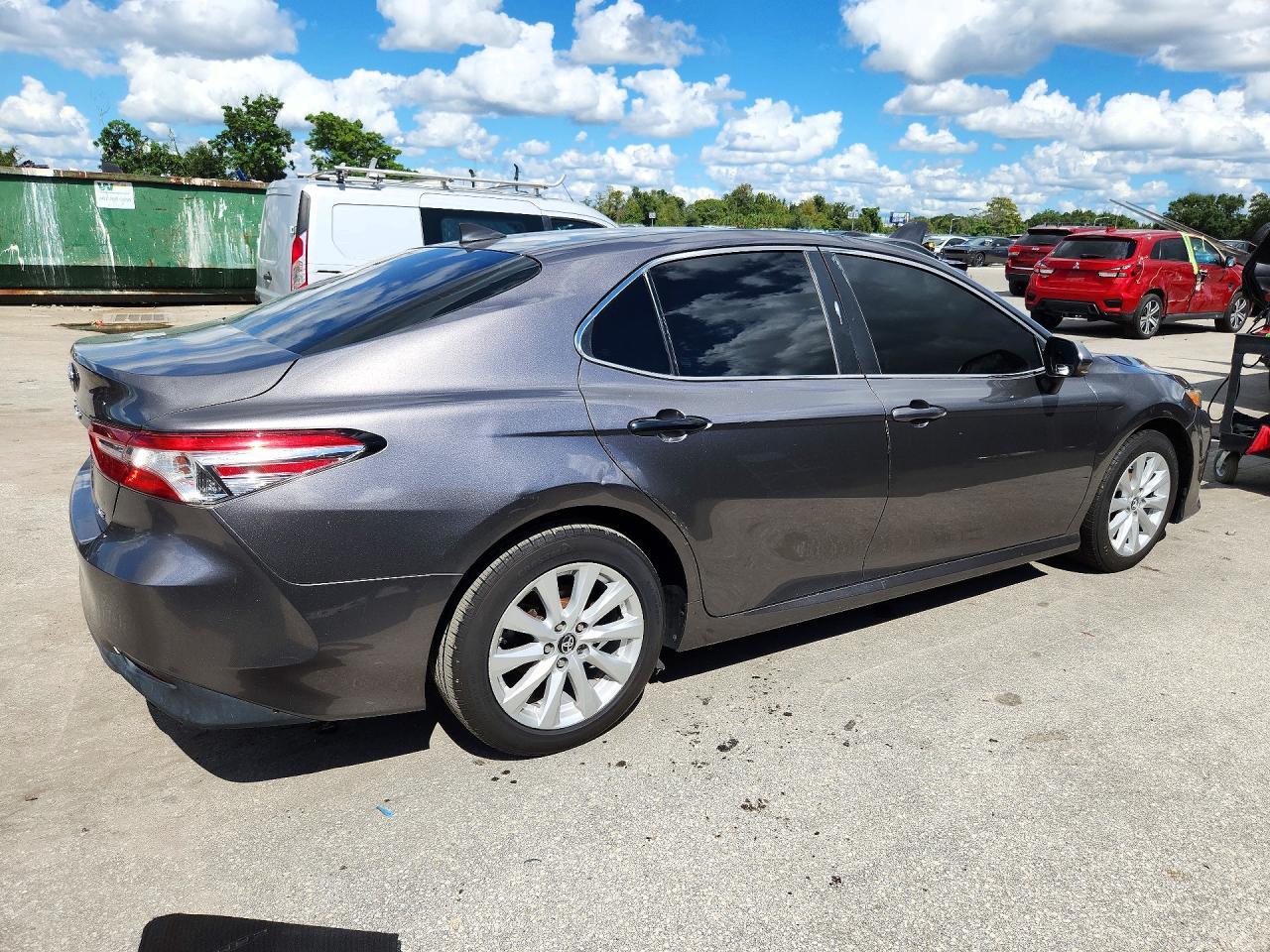 2018 Toyota Camry Le - Image 3