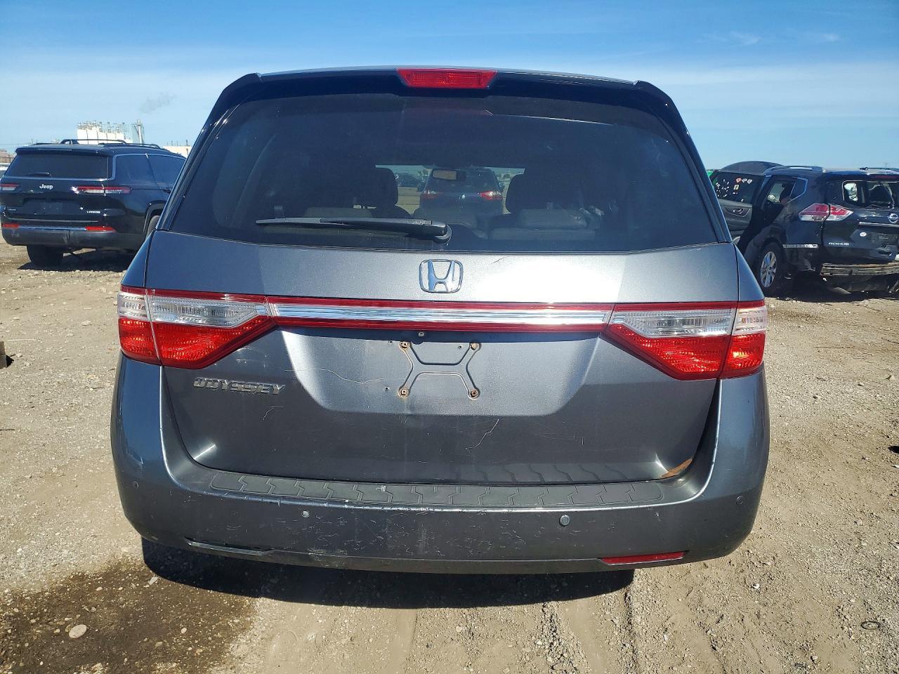 2013 Honda Odyssey Touring - Image 6
