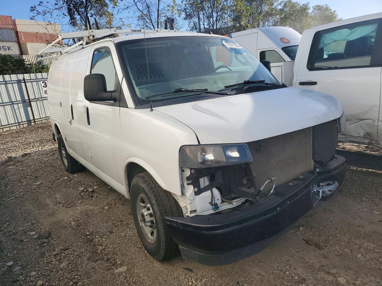 2022 GMC Savana G2500 - Фото 4