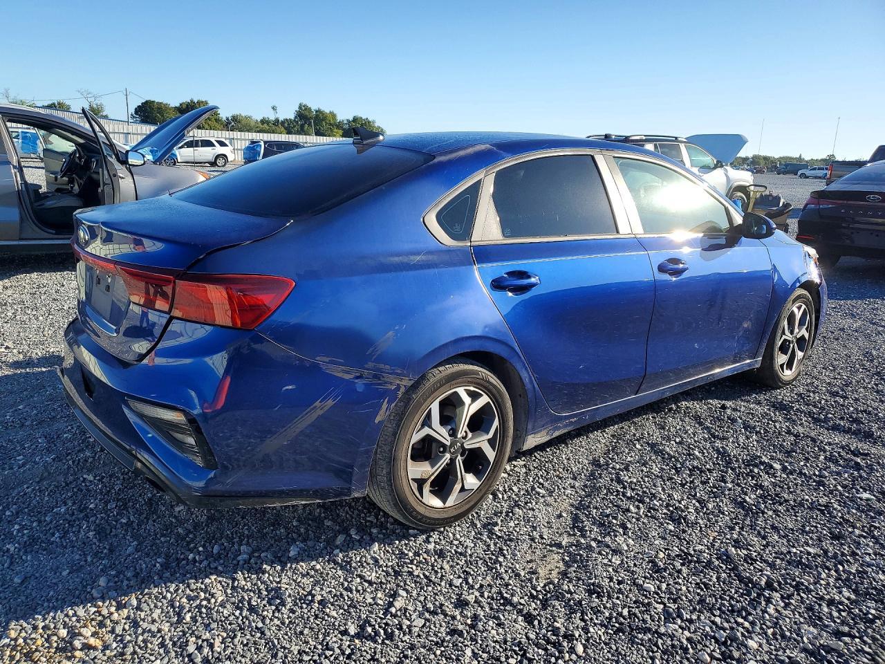 2019 Kia Forte Lxs - Фото 3