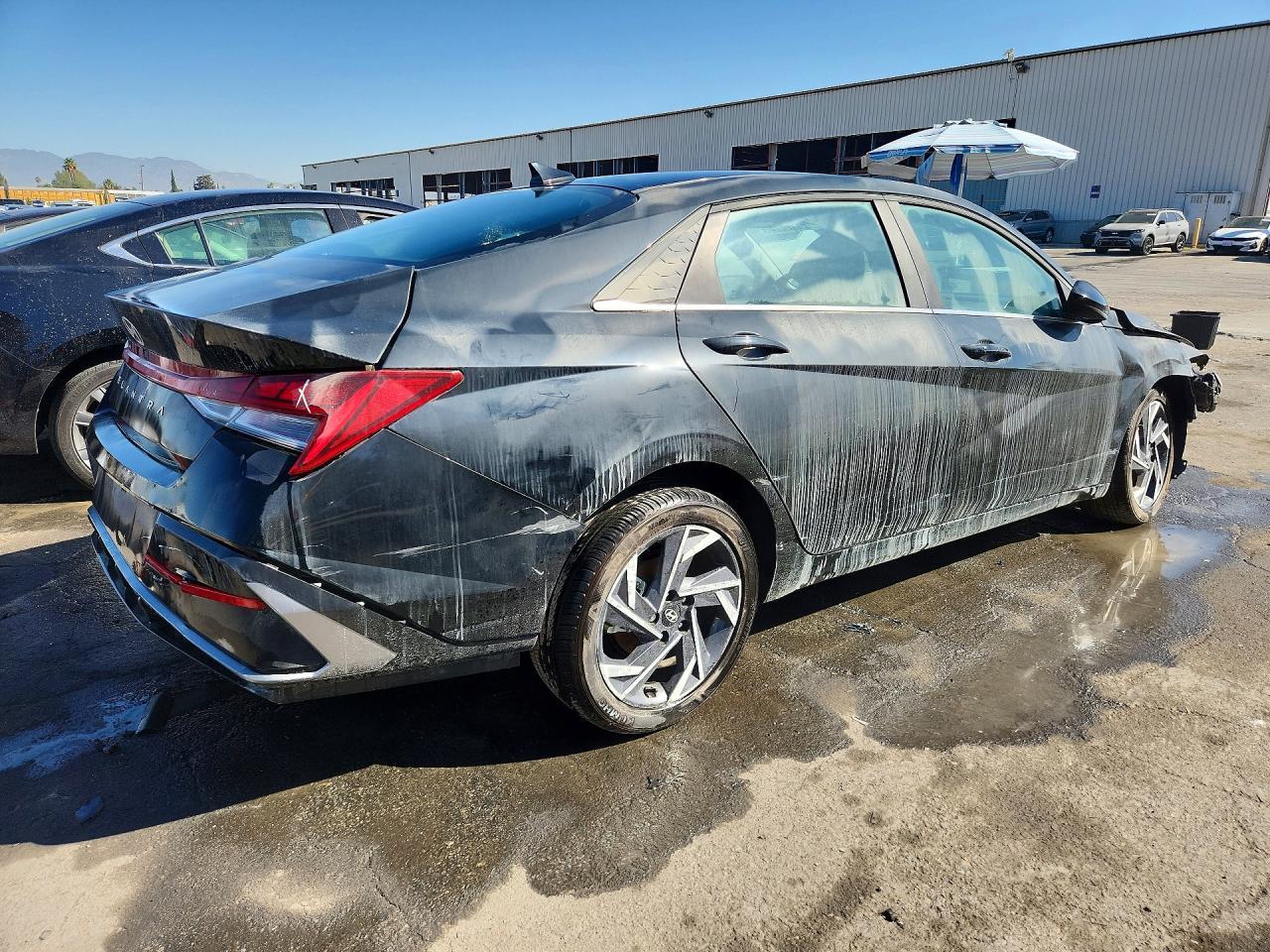2025 Hyundai Elantra Sel - Image 3