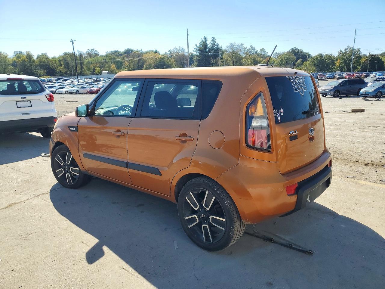 2011 Kia Soul + - Фото 2