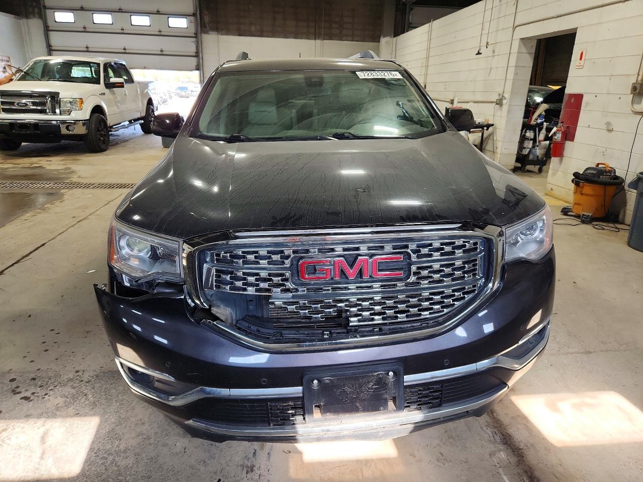 2017 GMC Acadia Denali - Фото 5