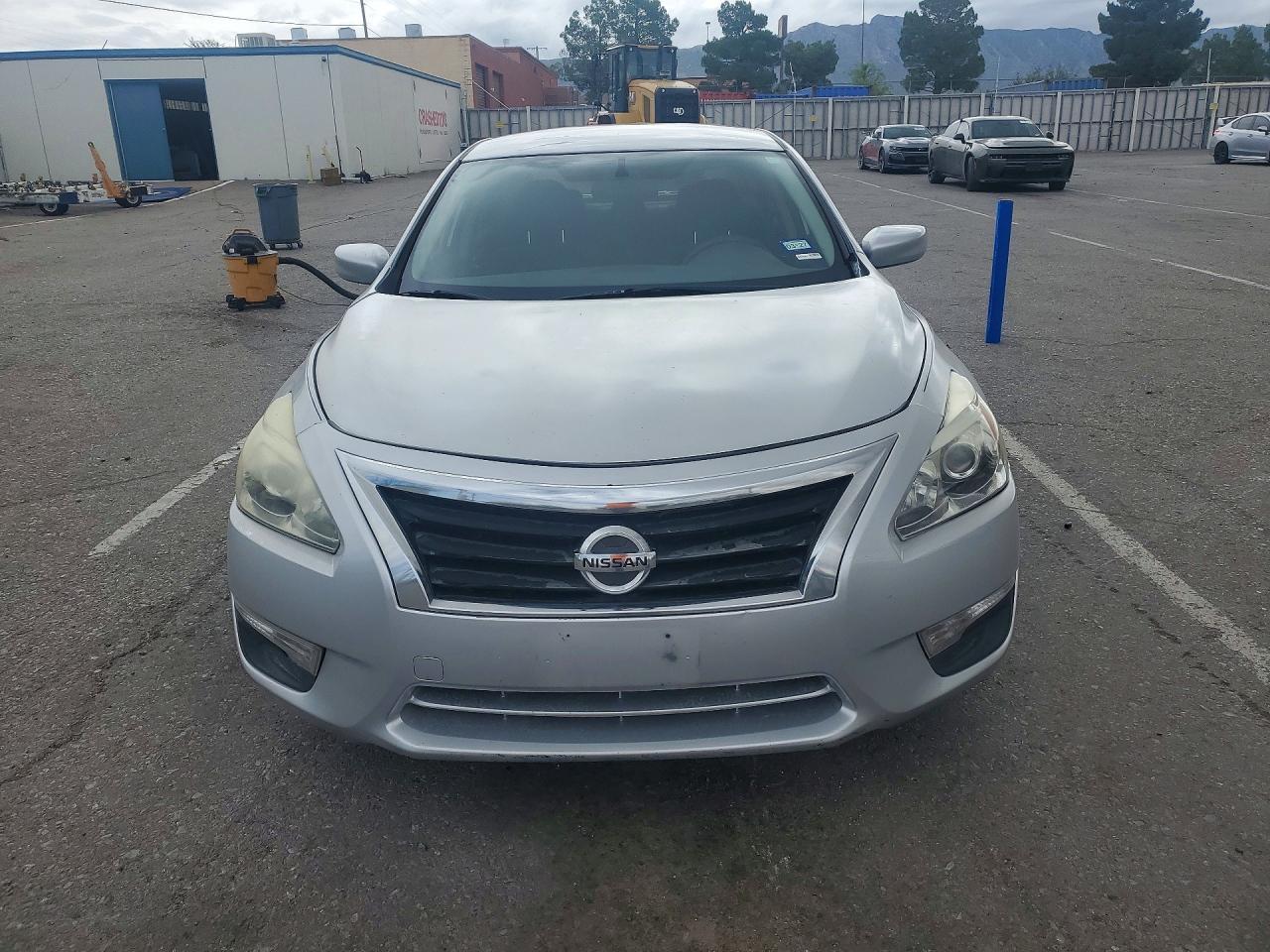 2015 Nissan Altima 2.5 S - Image 5