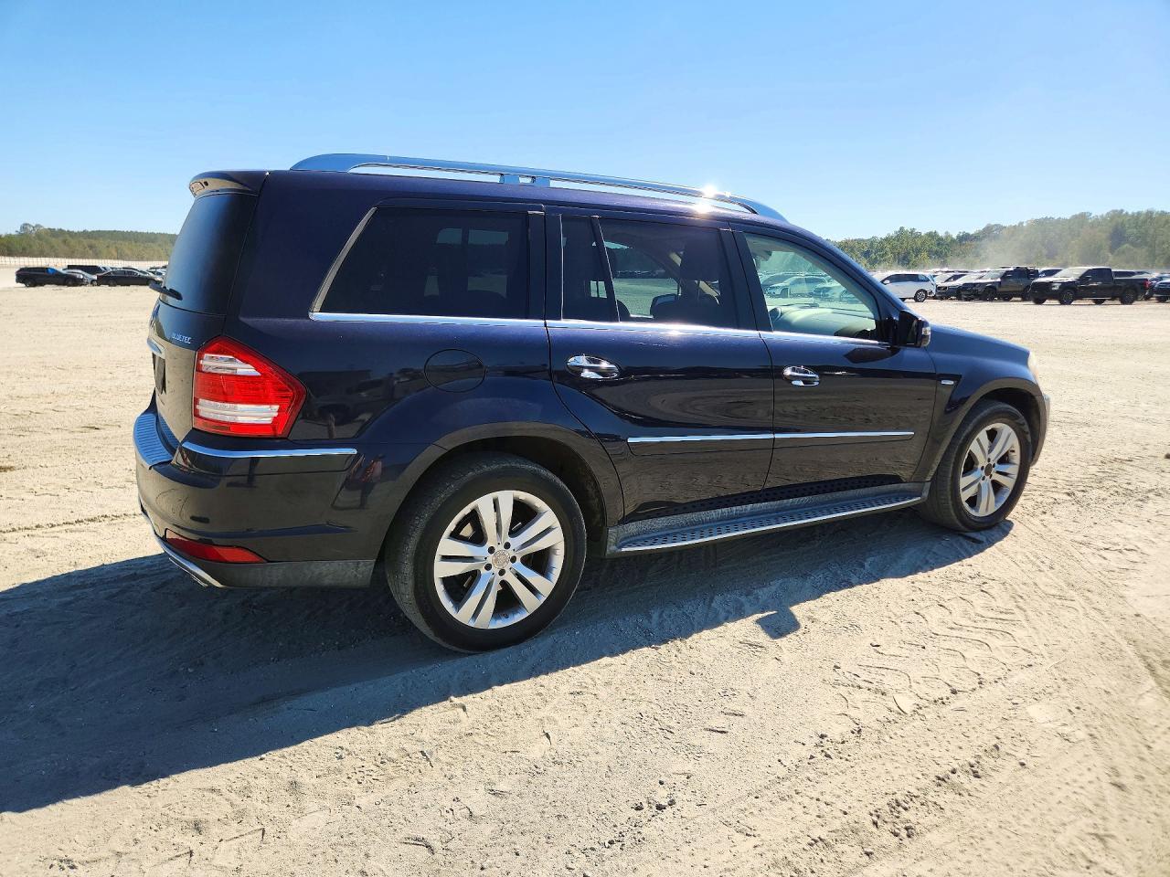 2011 Mercedes-Benz Gl 350 Bluetec - Image 3