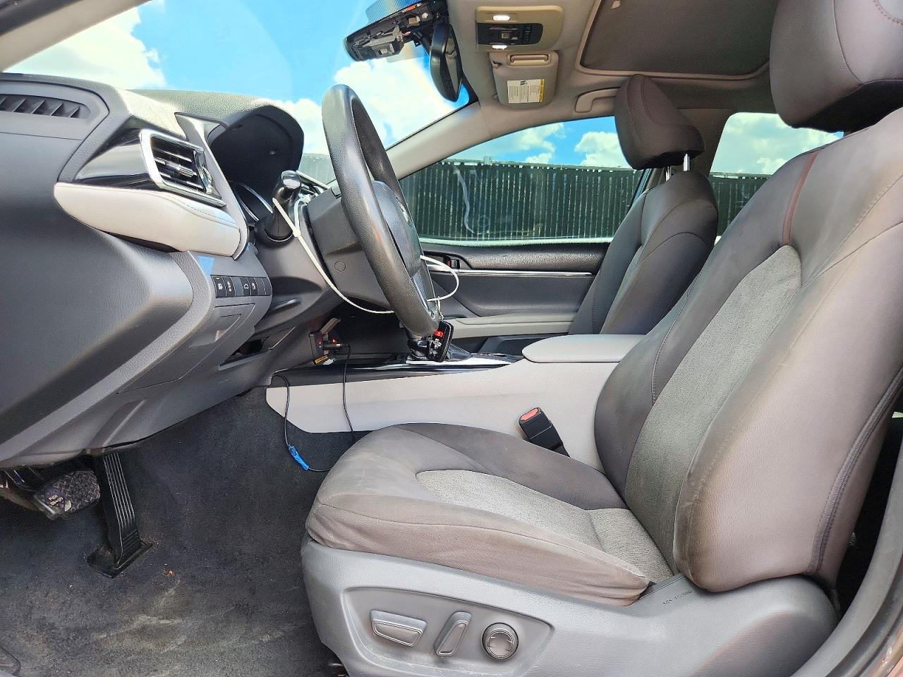2018 Toyota Camry Le - Image 7