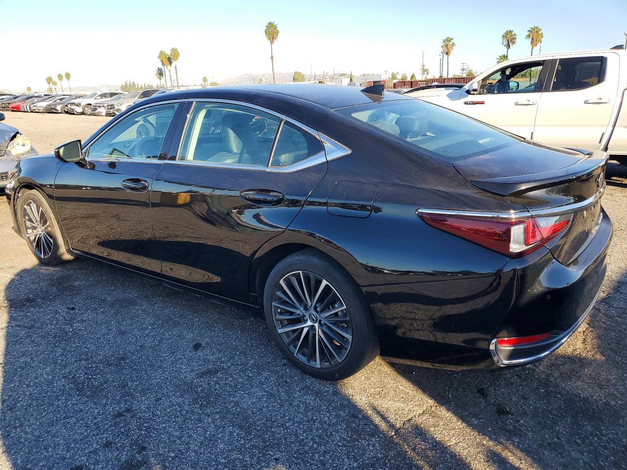 2025 Lexus Es 300H Base - Фото 2
