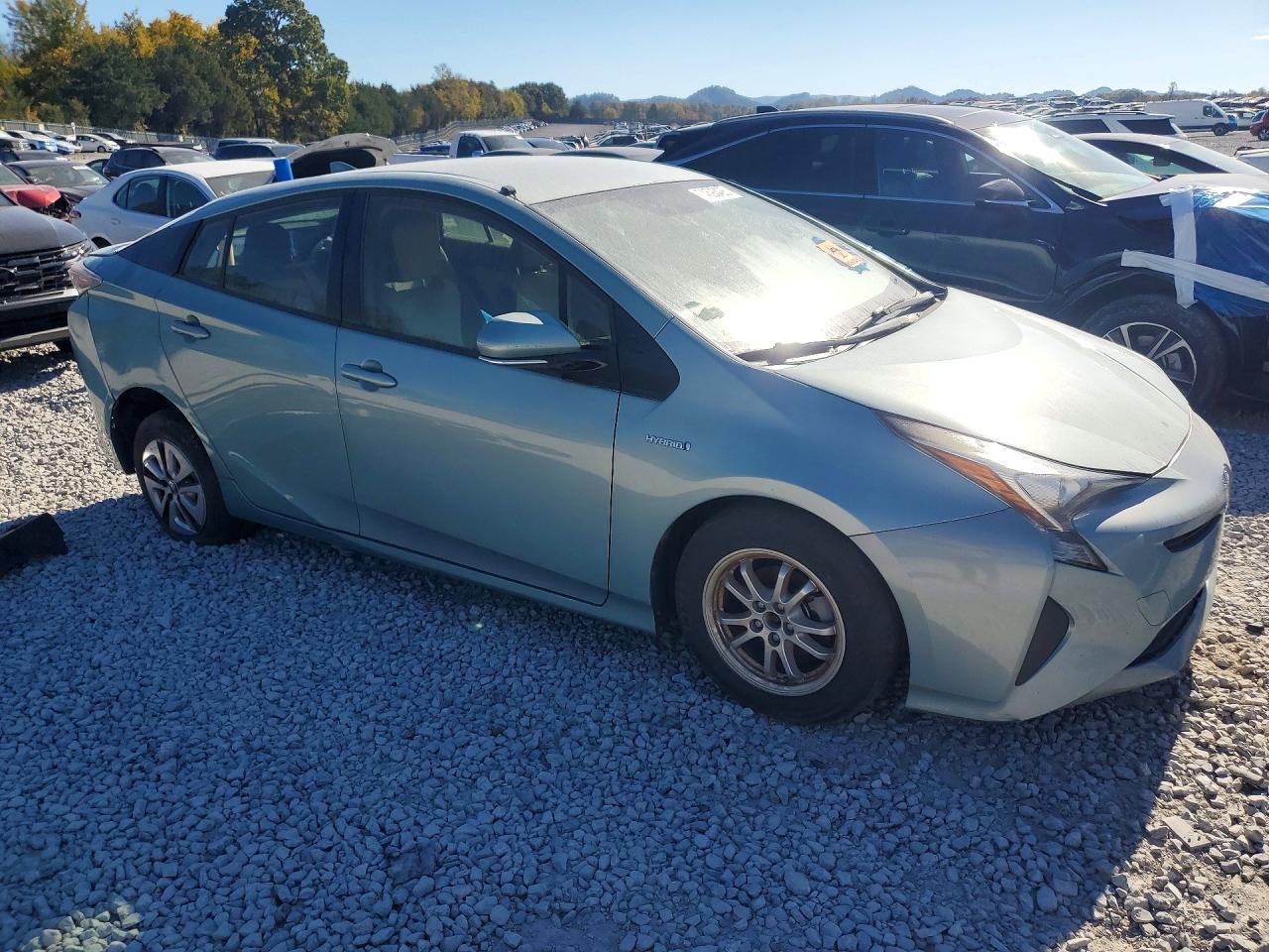2016 Toyota Prius Two Eco - Фото 4