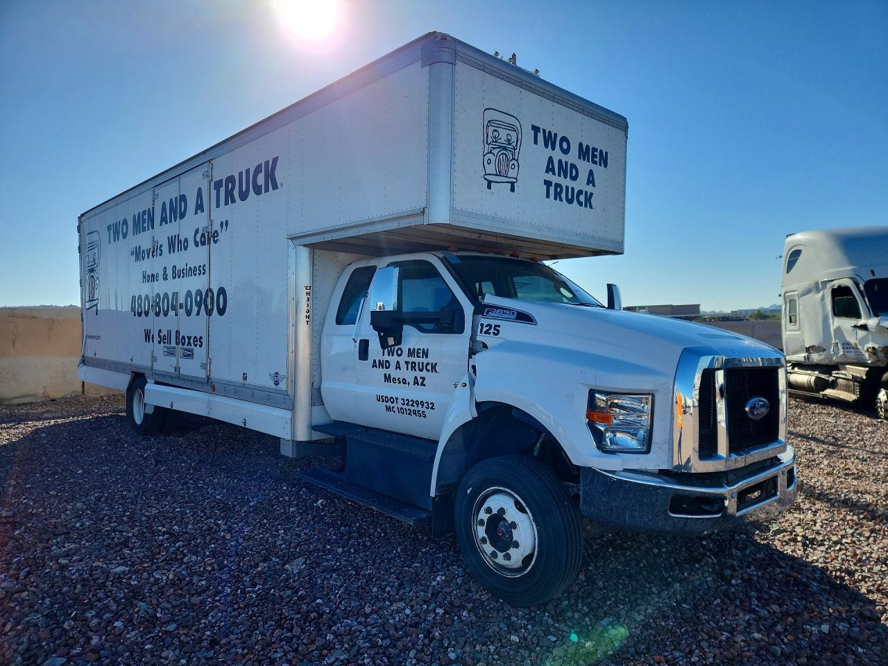 2022 Ford F650 Super - Box Truck - Фото 4