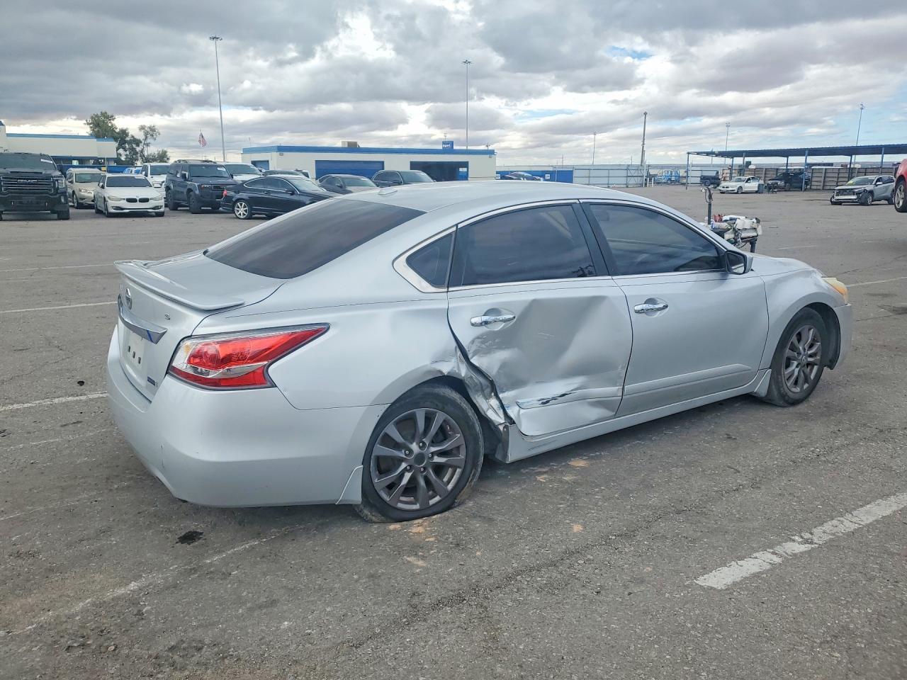 2015 Nissan Altima 2.5 S - Image 3