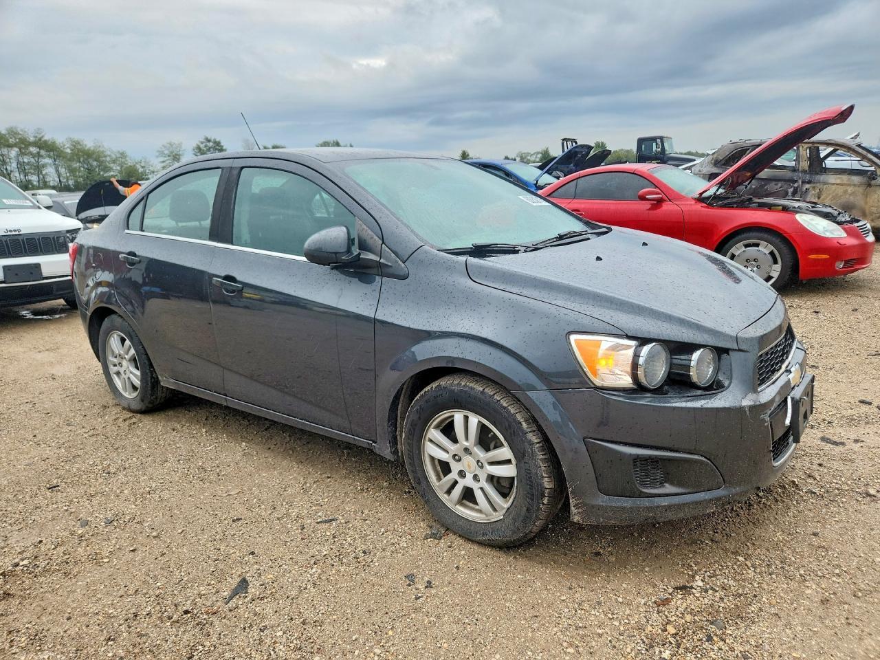 2016 Chevrolet Sonic Lt - Фото 4