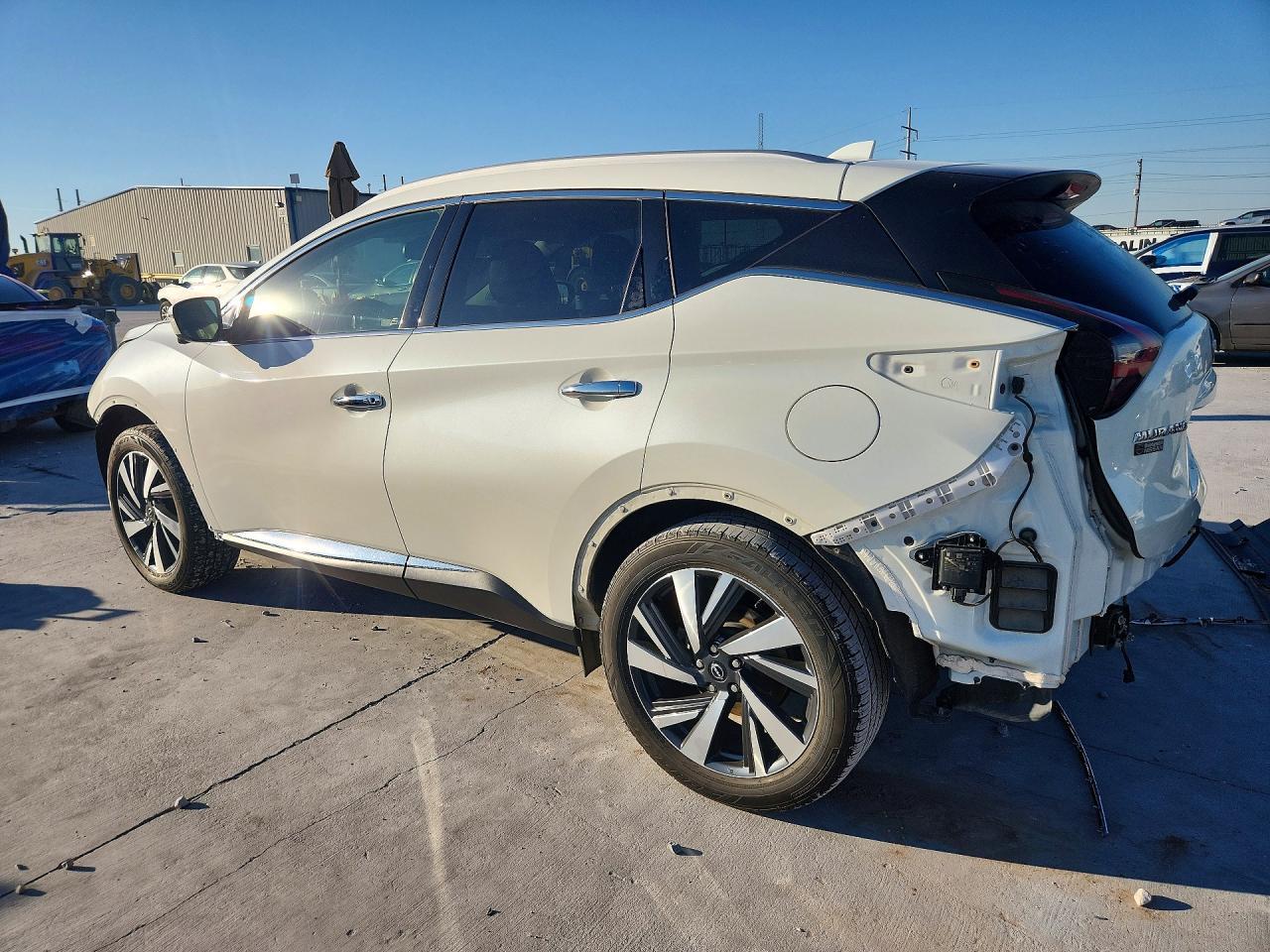 2023 Nissan Murano Sl - Image 2