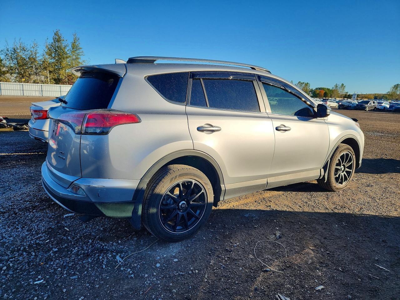 2017 Toyota Rav4 Hybrid Xle - Фото 3