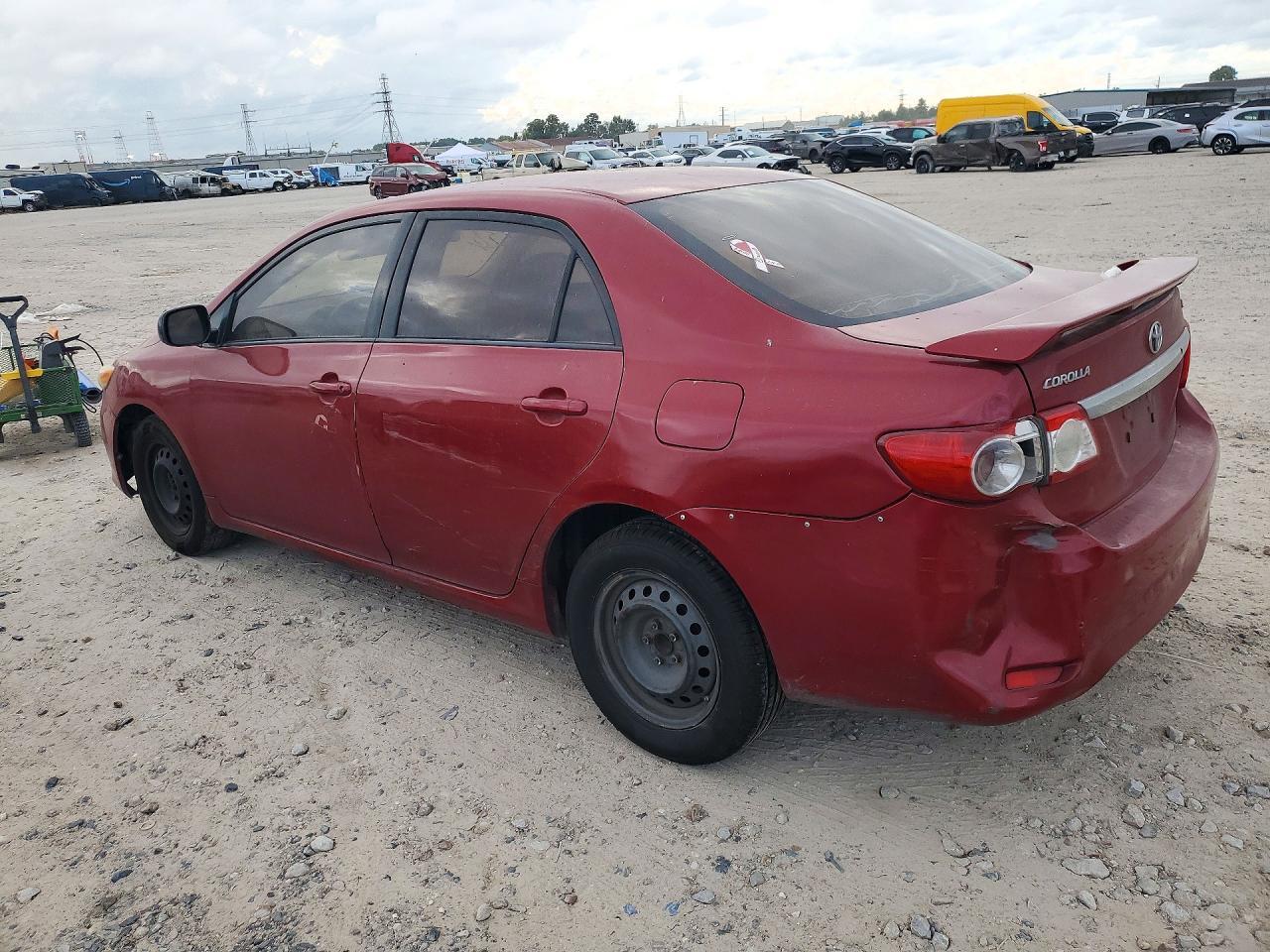 2011 Toyota Corolla Le - Image 2