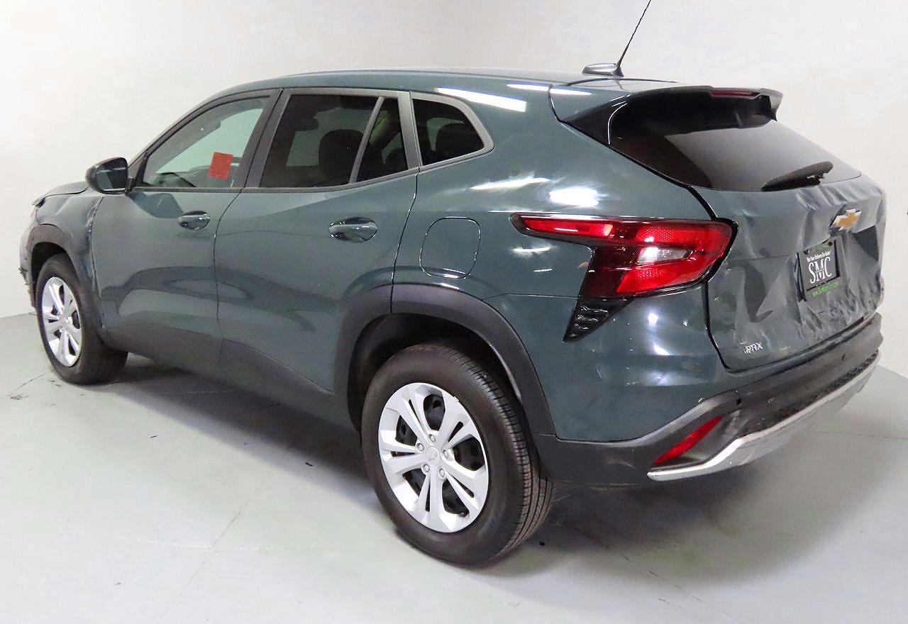 2025 Chevrolet Trax Ls - Фото 4