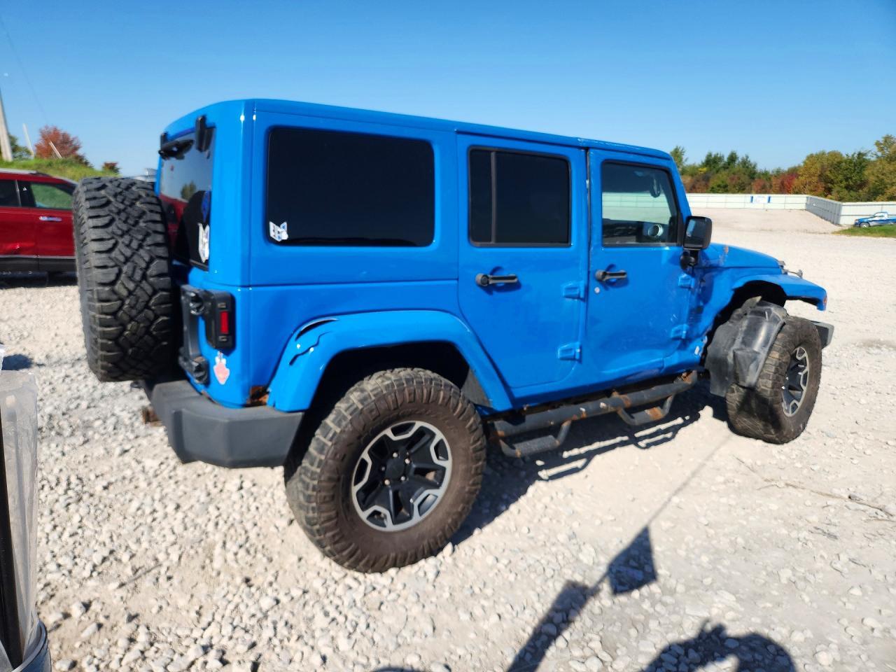 2011 Jeep Wrangler Unlimited Sahara - Image 3