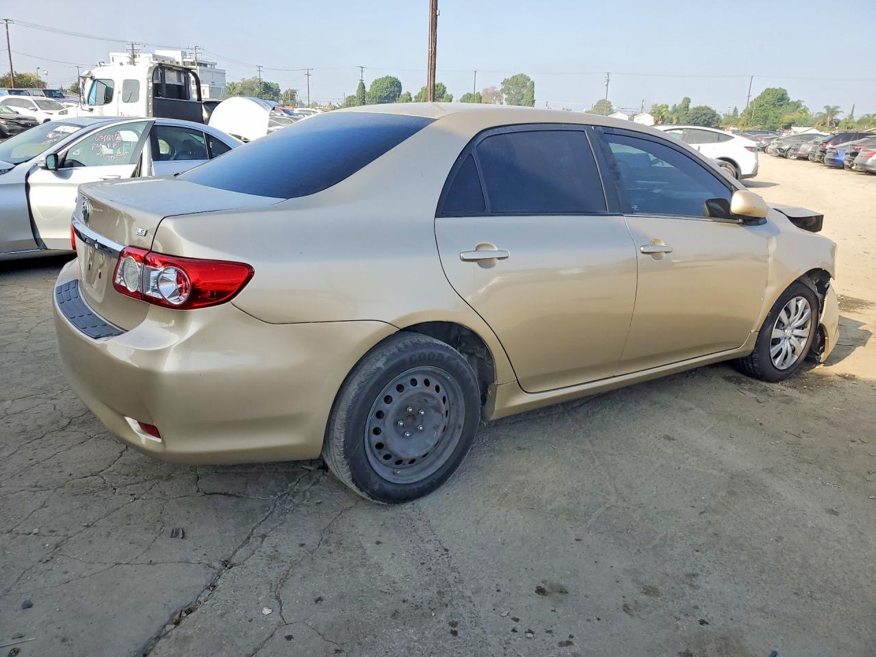 2013 Toyota Corolla Le - Image 3