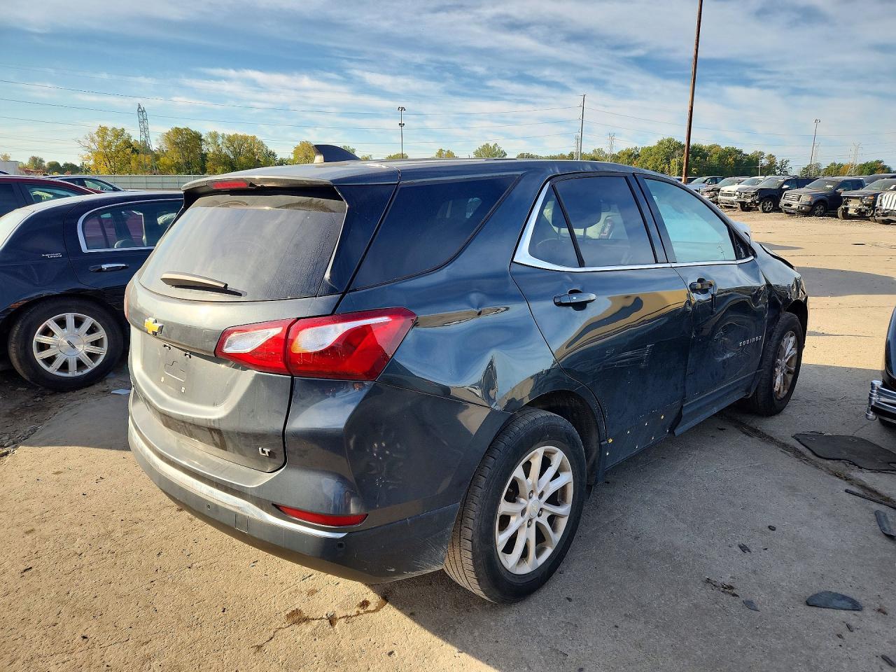 2019 Chevrolet Equinox Lt - Image 3